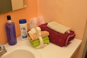 Bathroom amenities