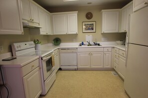 Fully stocked kitchen to meet all your needs. 