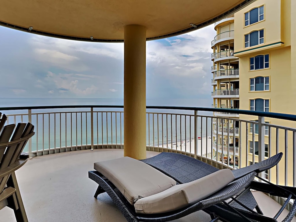 Beachfront Condo With Stunning Views And Access To All Resort Amenities   Ca23ebae.c10 