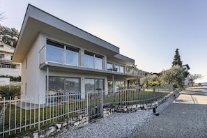 Esterni