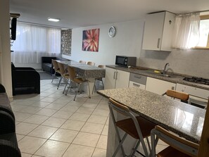 cucina /sala da pranzo piano terra