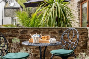 Water Mill courtyard terrace