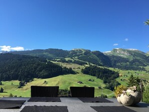 屋外ダイニングエリア