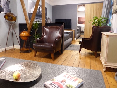 Excecutive Suite for business. 56 sqm Loft feeling with wooden floor
