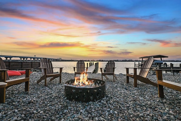 Embrace stunning sunset views at Sunset Oasis, with a cozy bonfire!