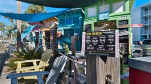 Gulf Place Grounds and Amenities