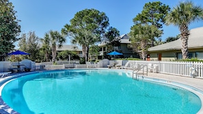 Beachwood Villas Grounds and Amenities