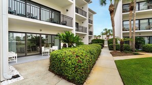 Emerald Hill 27 Exterior