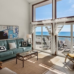 Sun n Surf Living Area