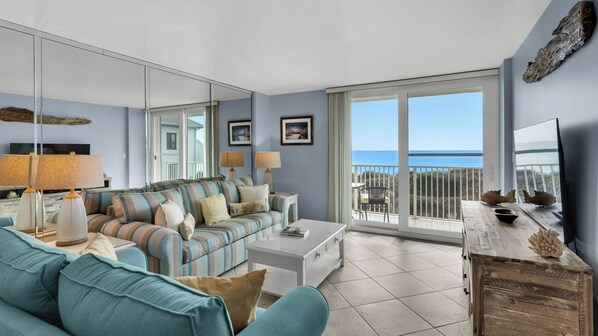BeachCrest 206  Living area with gulf view