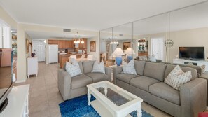 BeachCrest 404 Living Area