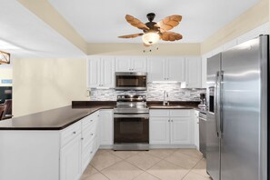 BeachCrest 803 Kitchen Area