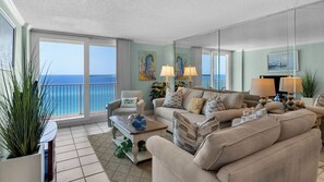BeachCrest 901 Living Area