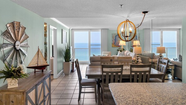 BeachCrest 901 Living Area