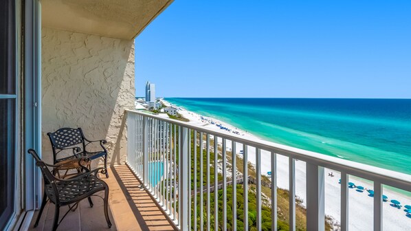 BeachCrest 1004 Balcony