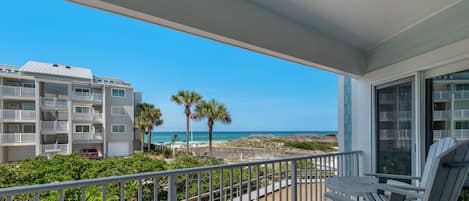 Beachside Villas 623 Balcony