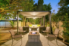 Gas firepit for desert nights