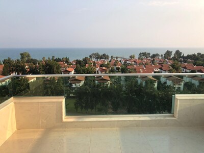 GoldenPark King Suites with Balcony & Sea view