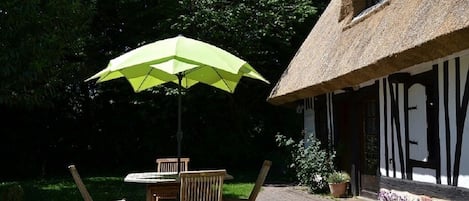 terrasse chaumière côté jardin 