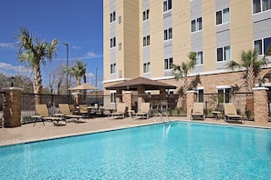 Have fun splashing around.
