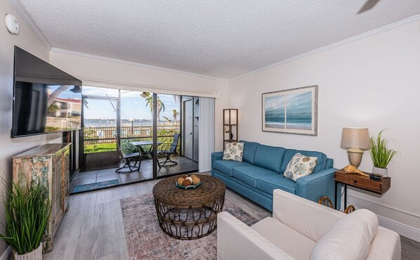 13-web-or-mls-Living Room 1