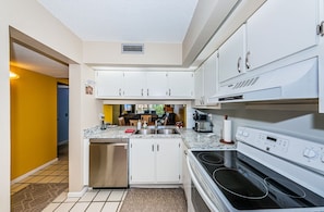 15-web-or-mls-Kitchen 1-5