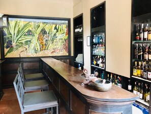 Bar (en la propiedad)