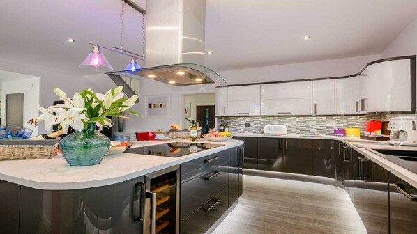 Fully equipped modern kitchen with all Neff appliances