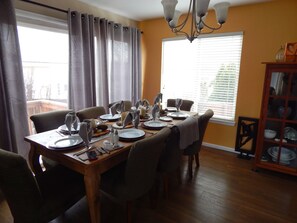 Dining area (wall is now light grey)