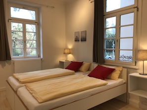 Separates Schlafzimmer (als Doppelbett gestellt)