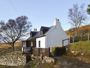 Wonderfully situated holiday home | Eleven Diabaig Cottage, Diabaig, near Torridon