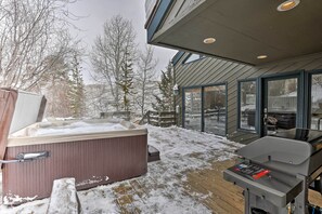 Deck | Private Hot Tub | Gas Grill