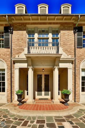 Welcoming front entrance. 