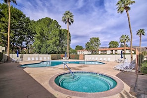 Community Pool & Hot Tub