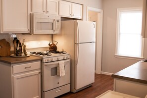 We love to keep our kitchen CLEAN! 