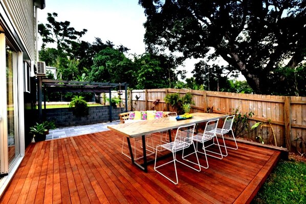 Outdoor dining