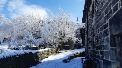 Greave Farmhouse Todmorden - 6 person