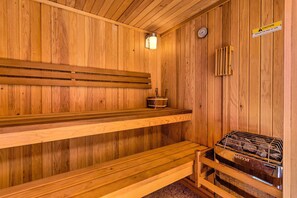 Sauna Room | Shuffleboard | Dartboard | 5-Person Sauna