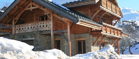 Chalet Fontaine boasts the most stunning ski in/out location on Alpe d'Huez