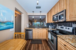 22-web-or-mls-Kitchen 1-3
