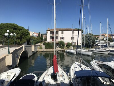 Lovey 2 bedroom apartment overlooking the famous canals of Port Grimaud