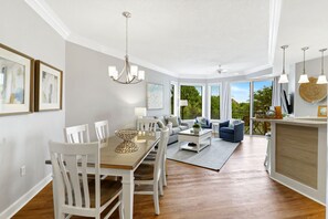 Living room & breakfast bar |  2211 Sea Crest