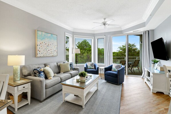 2211 Seacrest | Living Room - 2211 Seacrest | Living Room