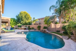 Sparkling Lagoon Style Pool