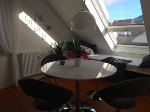 Wohnzimmer / Essbereich