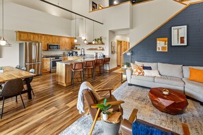 LIVING ROOM (1)