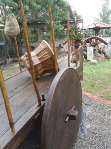 Casa com piscina em local pacífico e arborizado. litoral de SC próximo a serra