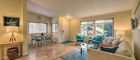 Poulsbo Vacation Rental | 2BR | 2BA | 1,350 Sq Ft | Steps to Enter