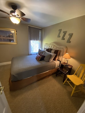 Master bedroom, blackout shades, ceiling fan and air purifier. Summer AC units.