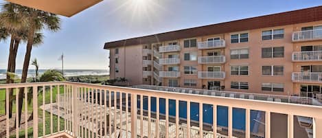 Cocoa Beach Vacation Rental | 3BR | 2BA | 1,200 Sq Ft | Step-Free Access